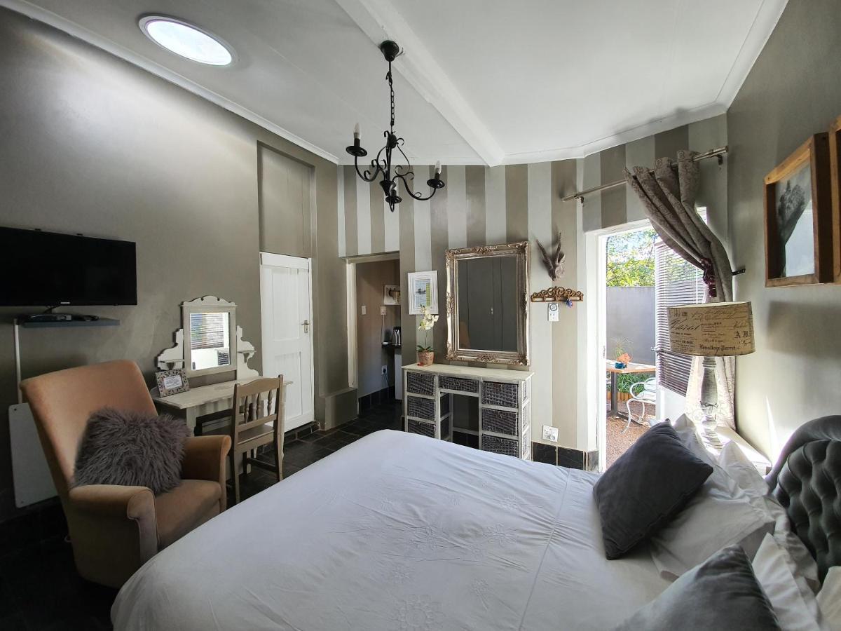 Waterhouse Guest Lodge In Muckleneuk พริทอเรีย ภายนอก รูปภาพ