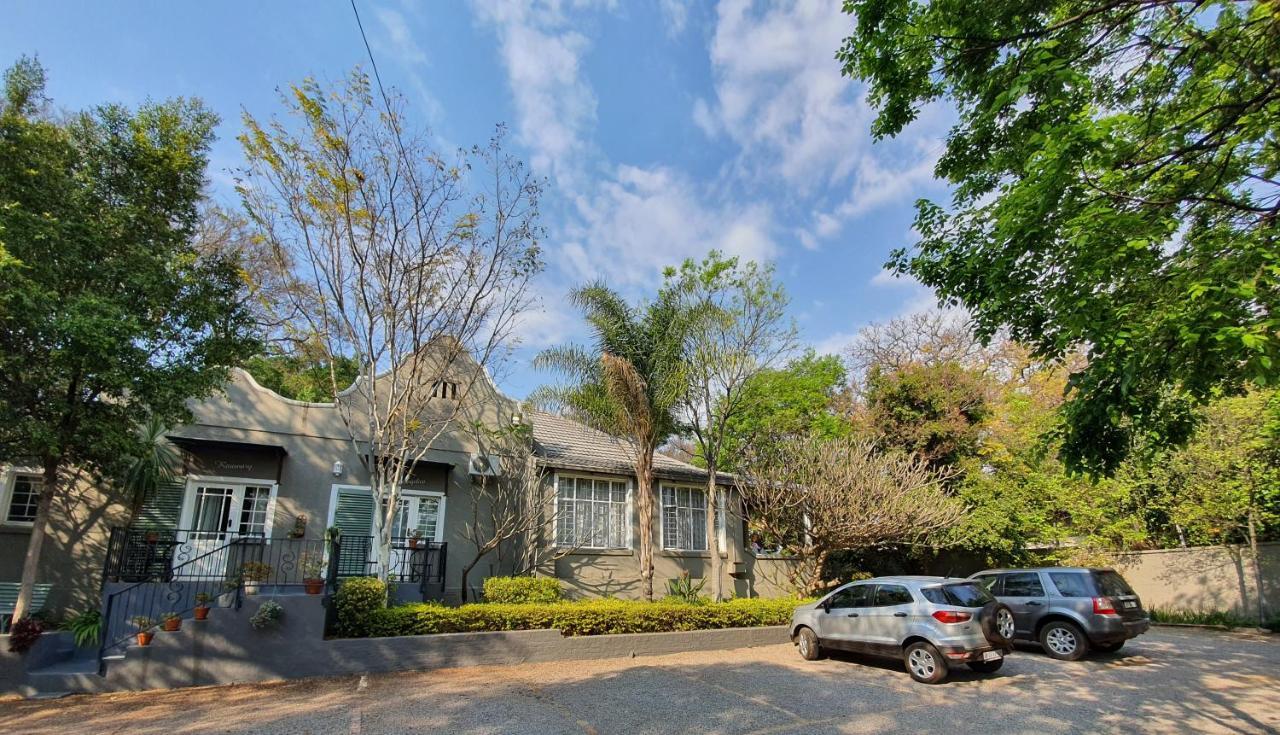 Waterhouse Guest Lodge In Muckleneuk พริทอเรีย ภายนอก รูปภาพ