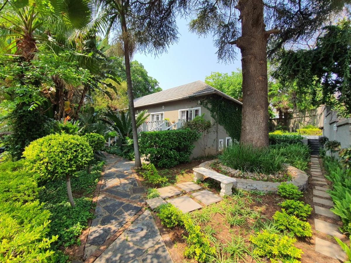 Waterhouse Guest Lodge In Muckleneuk พริทอเรีย ภายนอก รูปภาพ