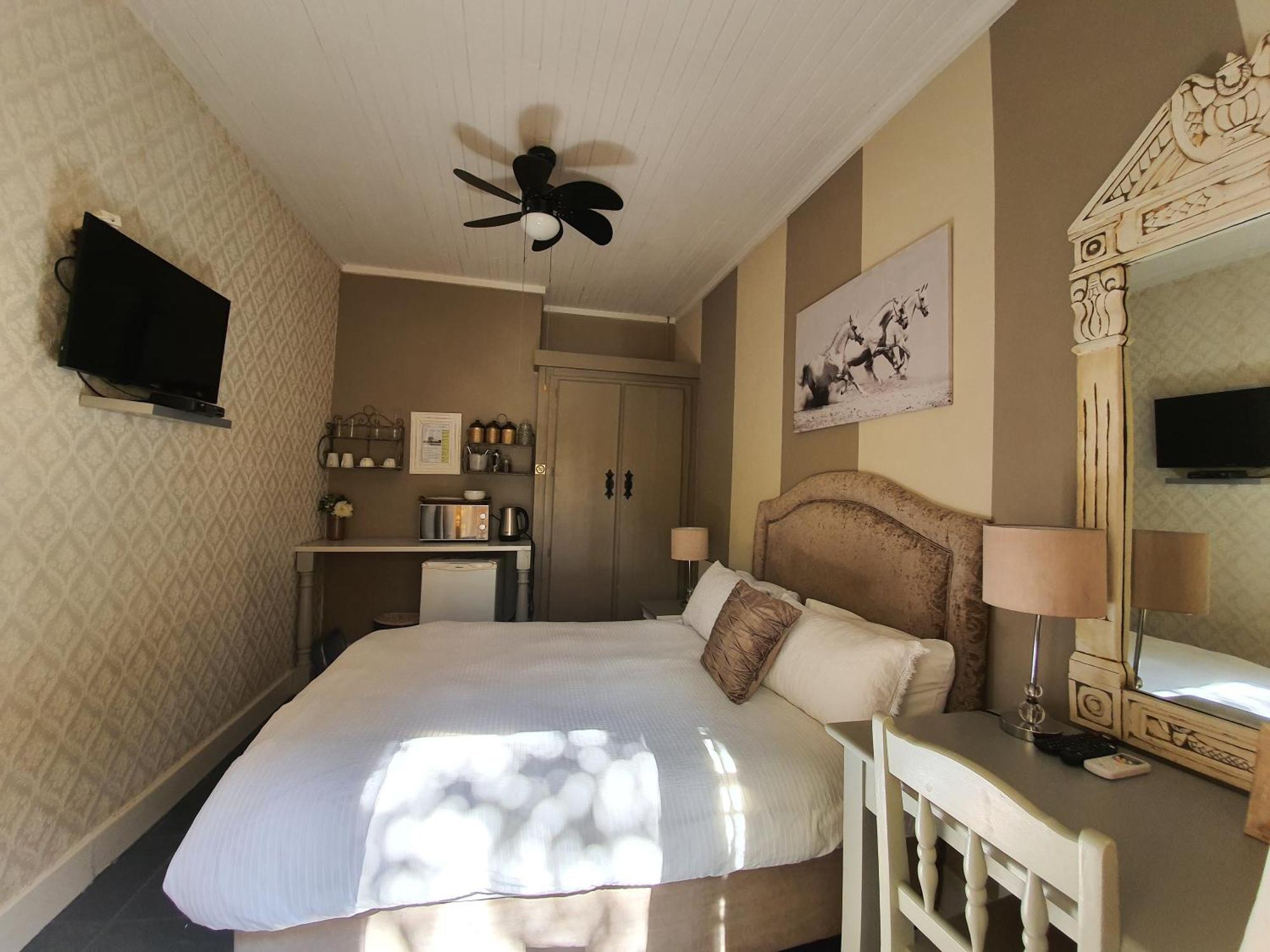Waterhouse Guest Lodge In Muckleneuk พริทอเรีย ห้อง รูปภาพ
